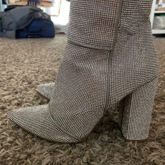 STEVE MADDEN SPARKLE BOOTS - Picture 3 of 5